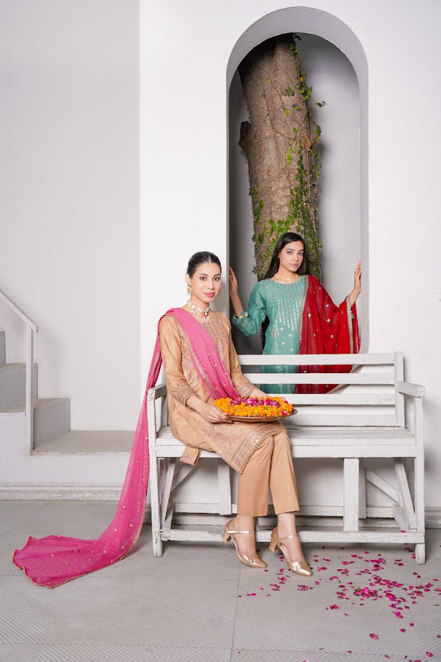 Best Shalwar Kameez Colour Combination Ideas for Bangladeshi Women (2025 Guide)